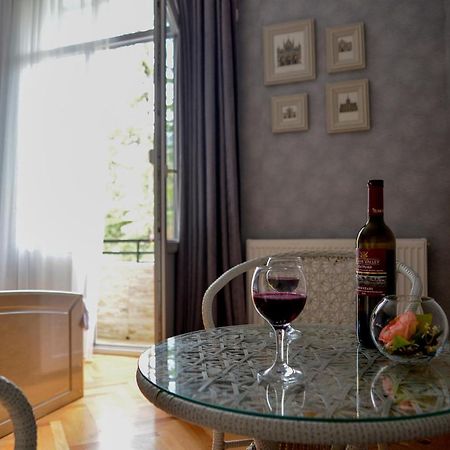 Hotel Victoria 博尔若米 外观 照片