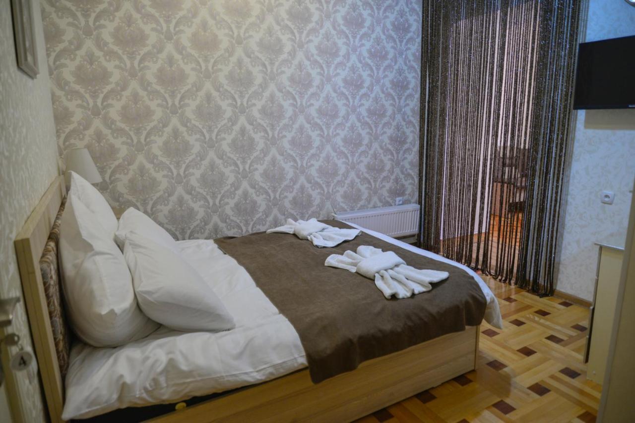 Hotel Victoria 博尔若米 外观 照片