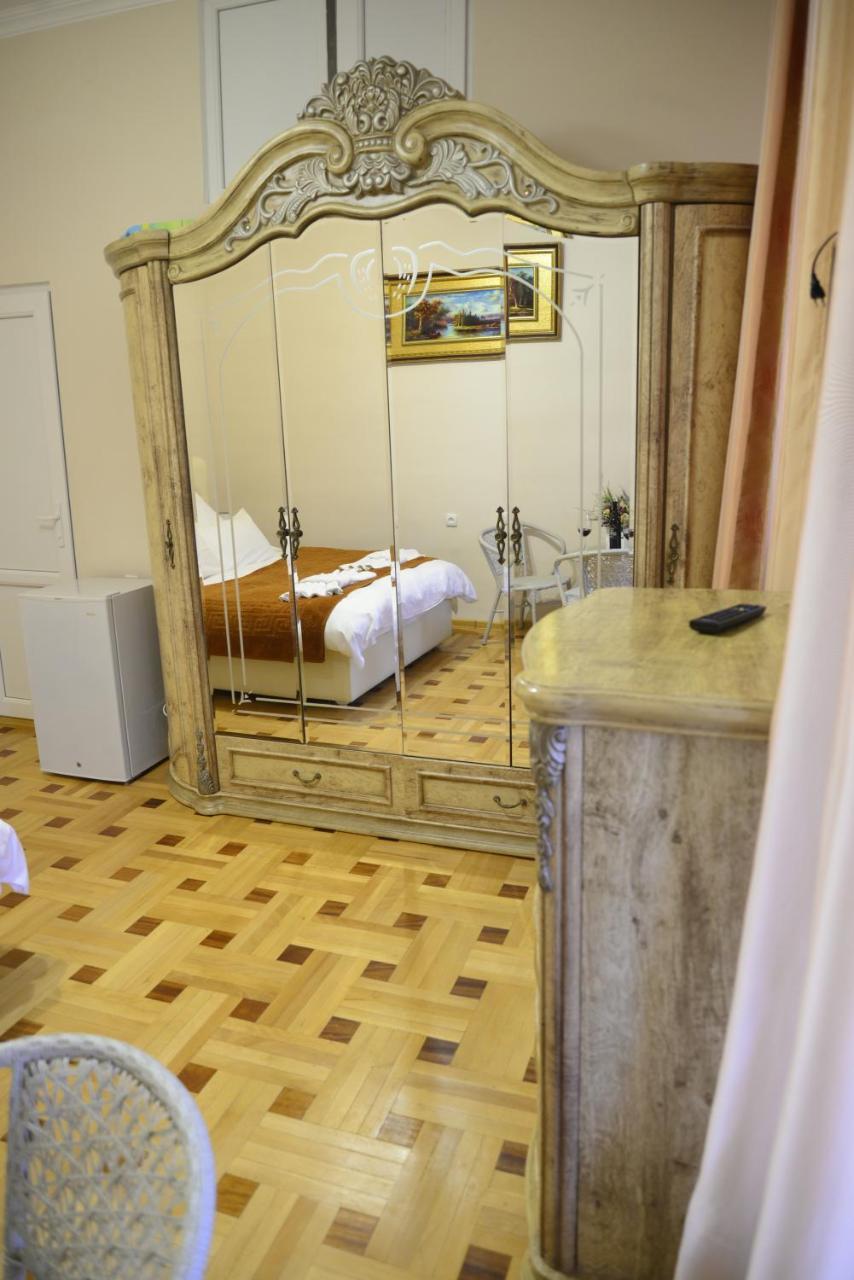 Hotel Victoria 博尔若米 外观 照片